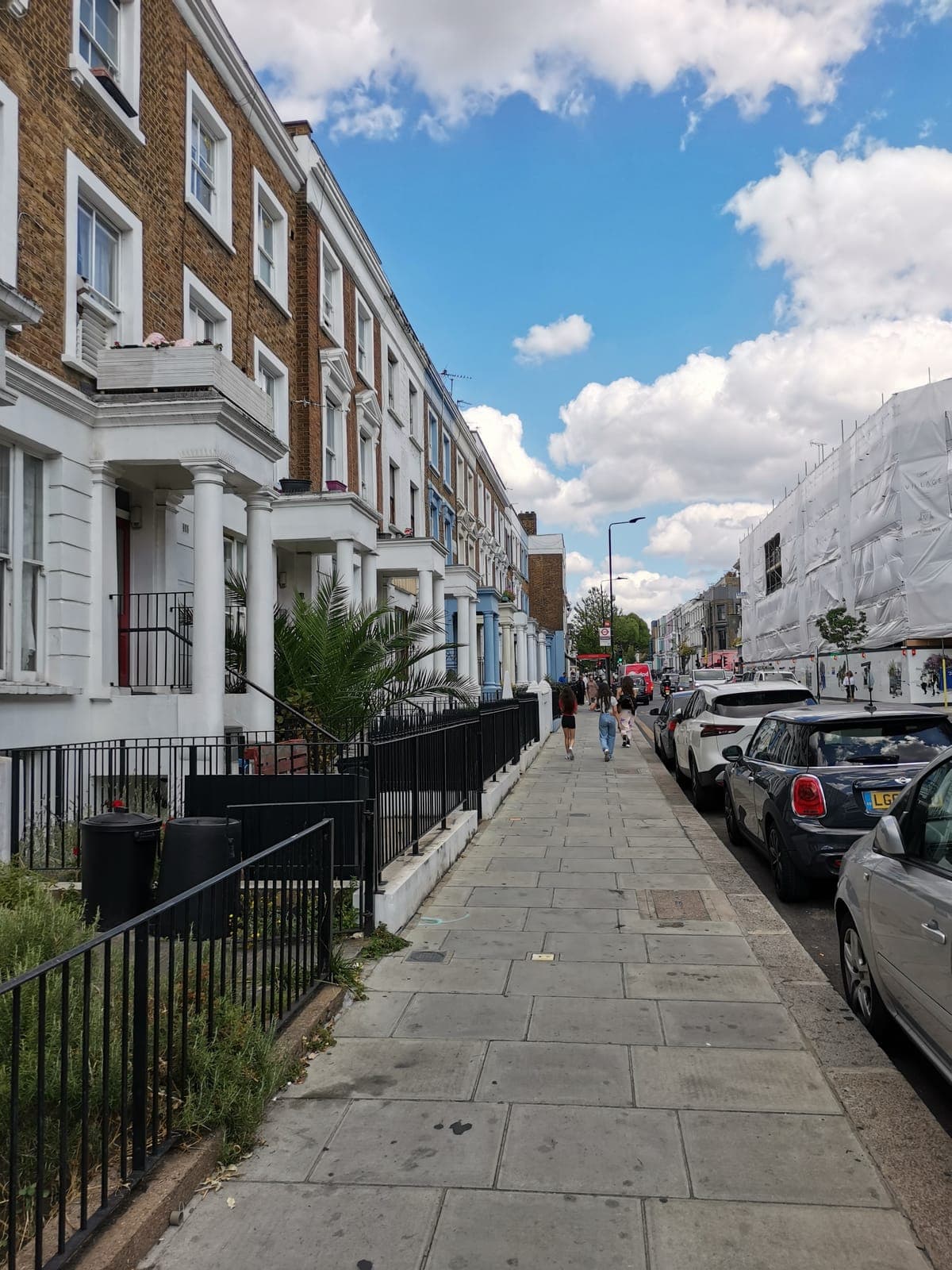 2:11 pm. Notting Hill, one last walk.