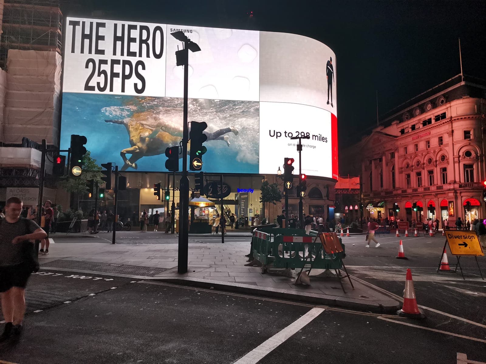 8:51 pm. Piccadilly Circus.