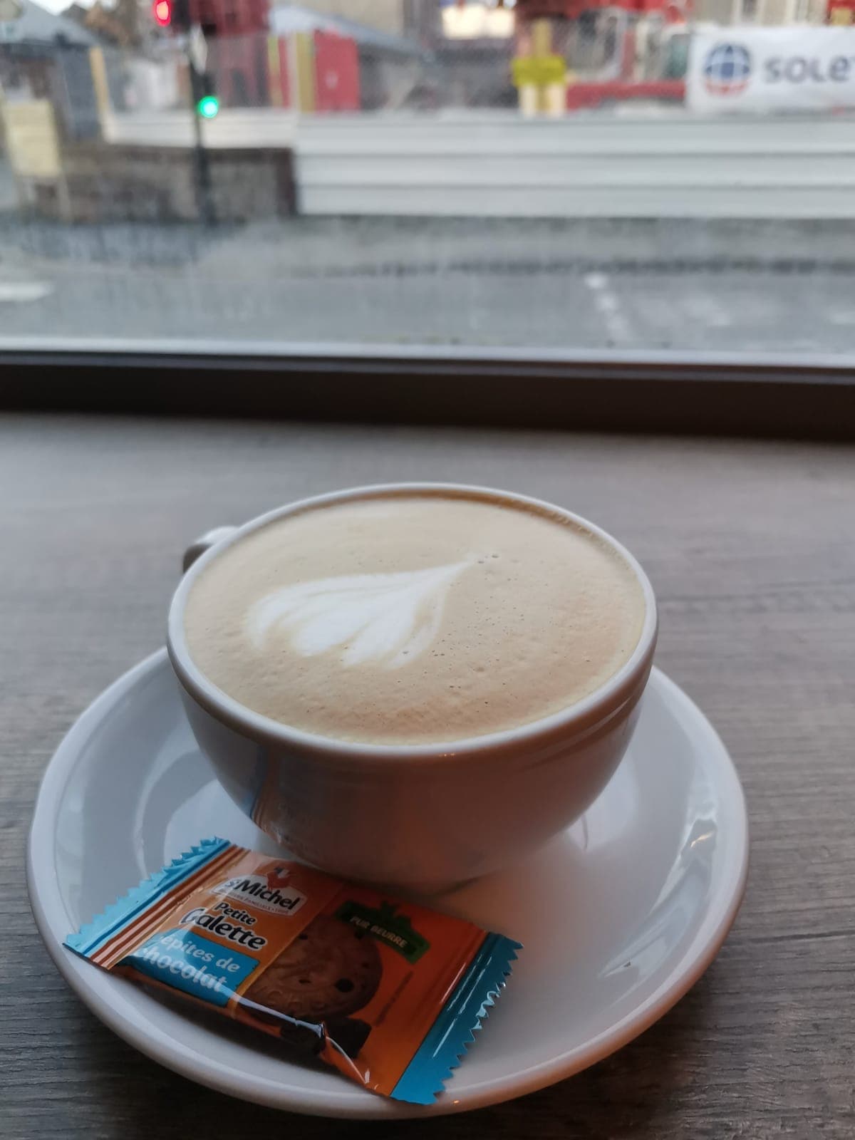 4:05 pm, a coffee.