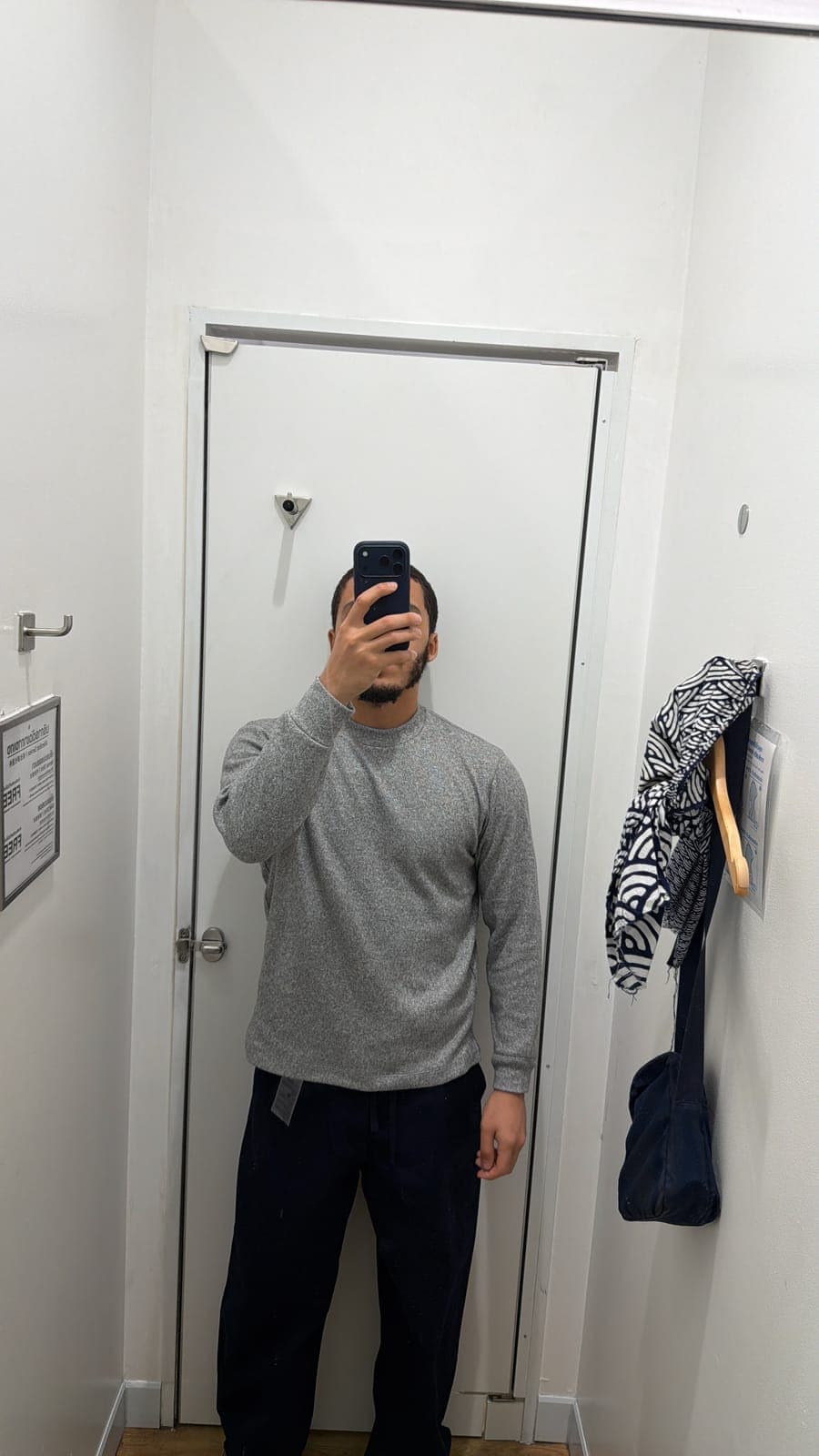 Saturday, 4:07 pm. Some shopping before flying home.