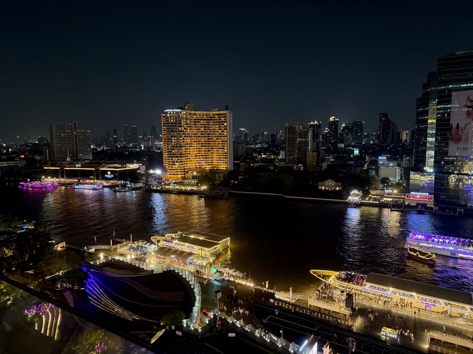 9:33 pm. The river, from the ICONSIAM terrace.