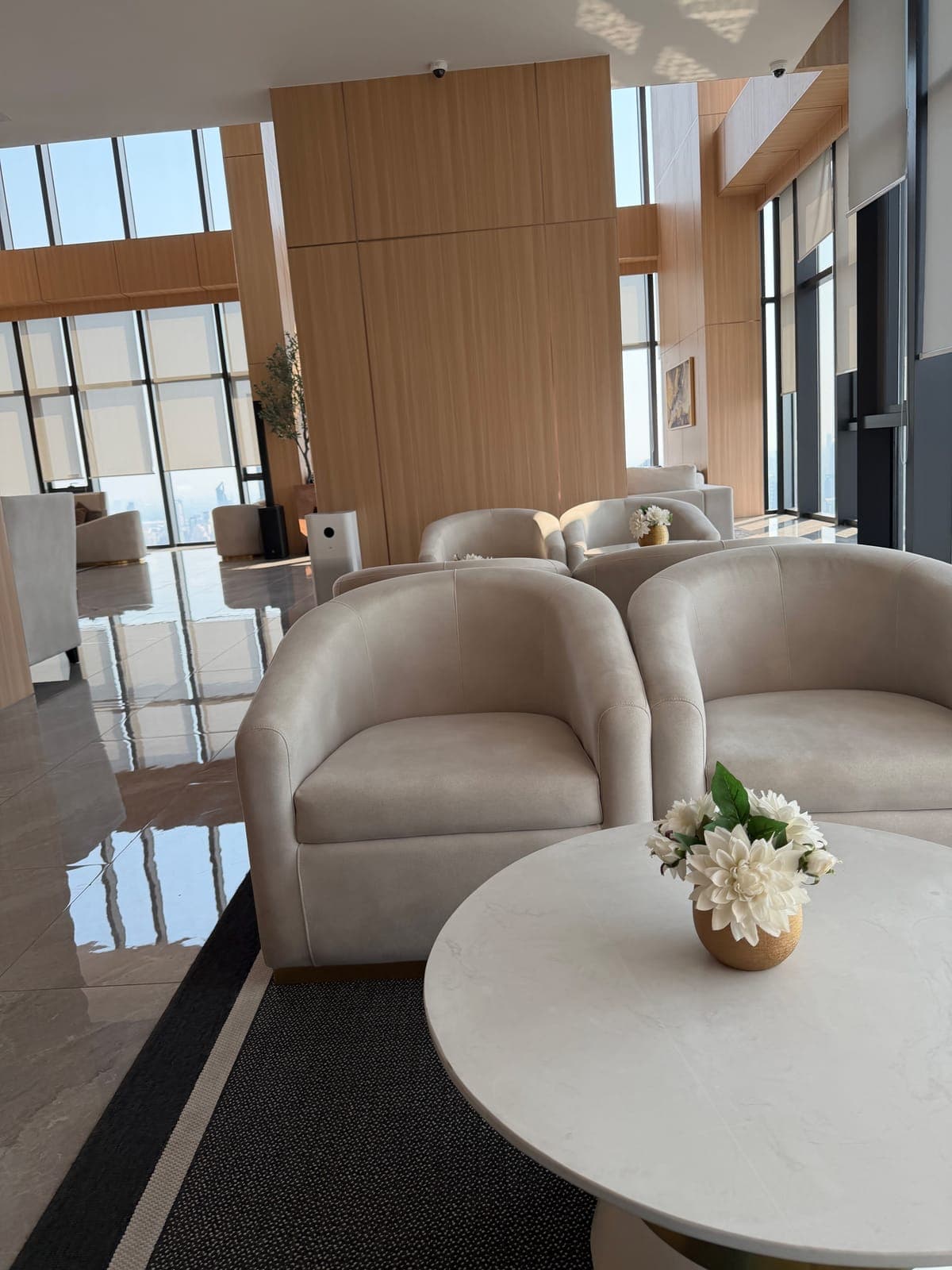 Saturday, 2:44 pm. The sky lounge, on the top floor.