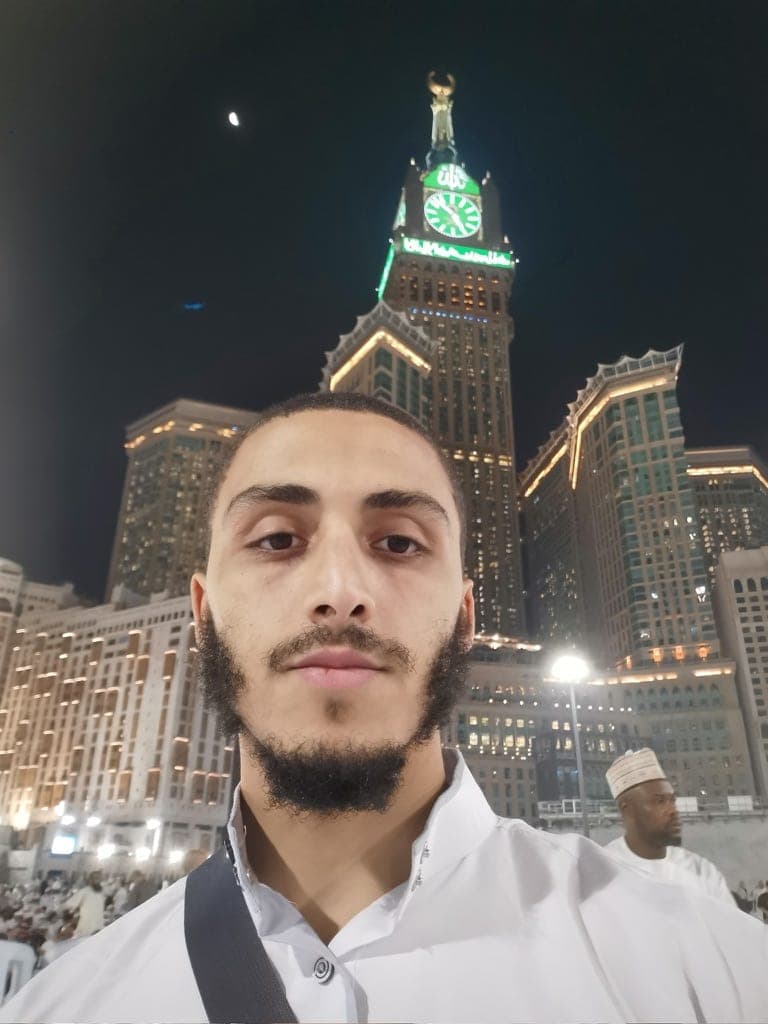 7:09 pm. Me, under the famous clock.